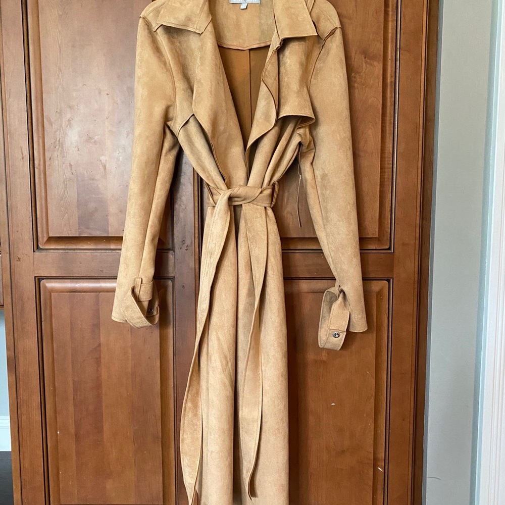NWT Women’s size Medium jacket. Suede material.